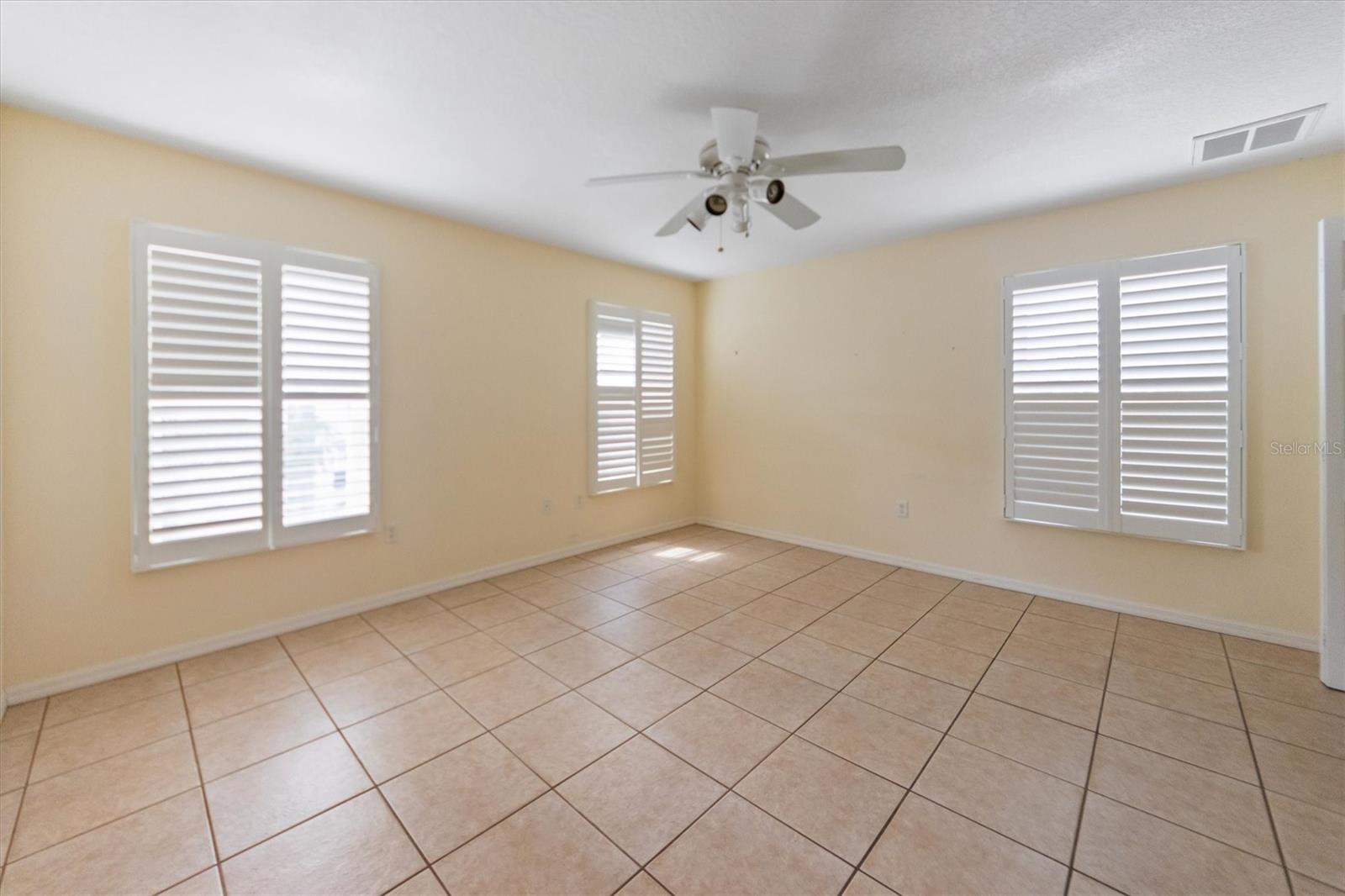 Image 19 of 21 For 709 Gladiolus Street