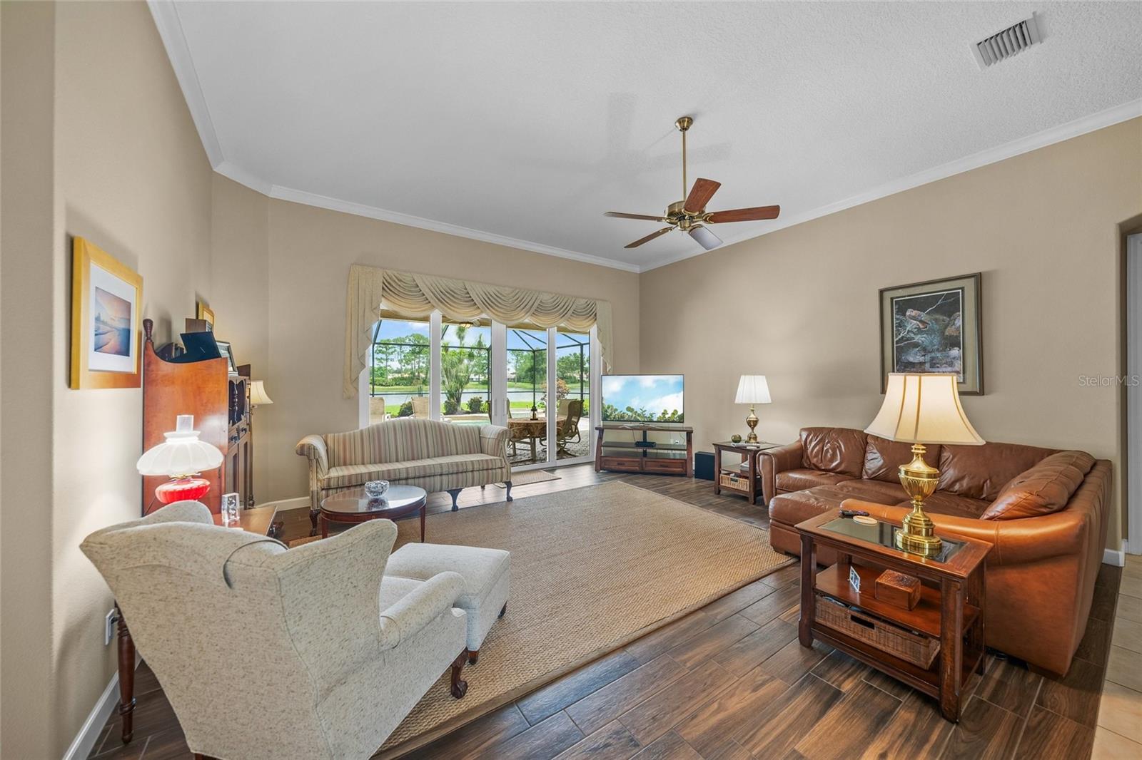 Image 10 of 56 For 8305 Flagstaff Way