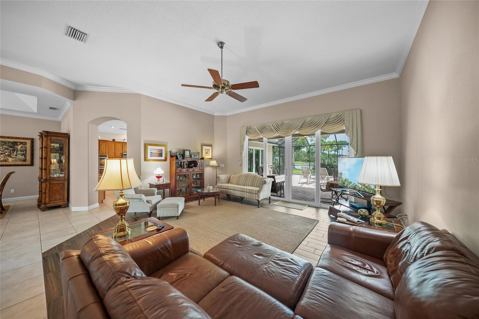 Image 11 of 56 For 8305 Flagstaff Way