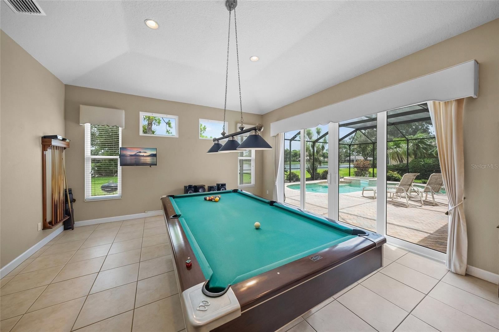 Image 18 of 56 For 8305 Flagstaff Way