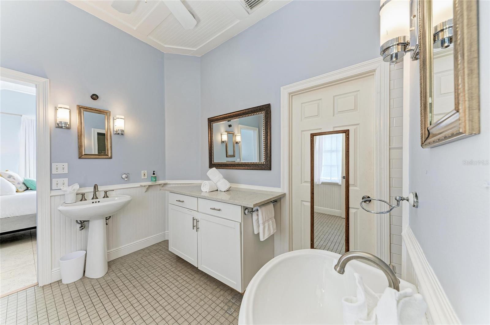 Image 31 of 41 For 2210 Avenue B