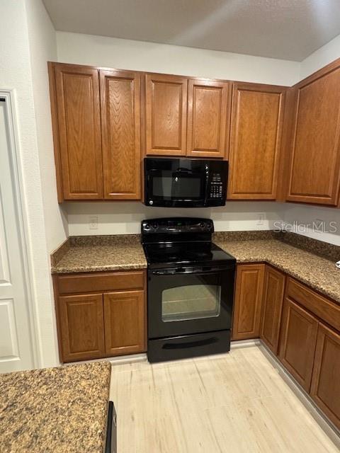 Image 16 of 58 For 2235 50th Street Cir E