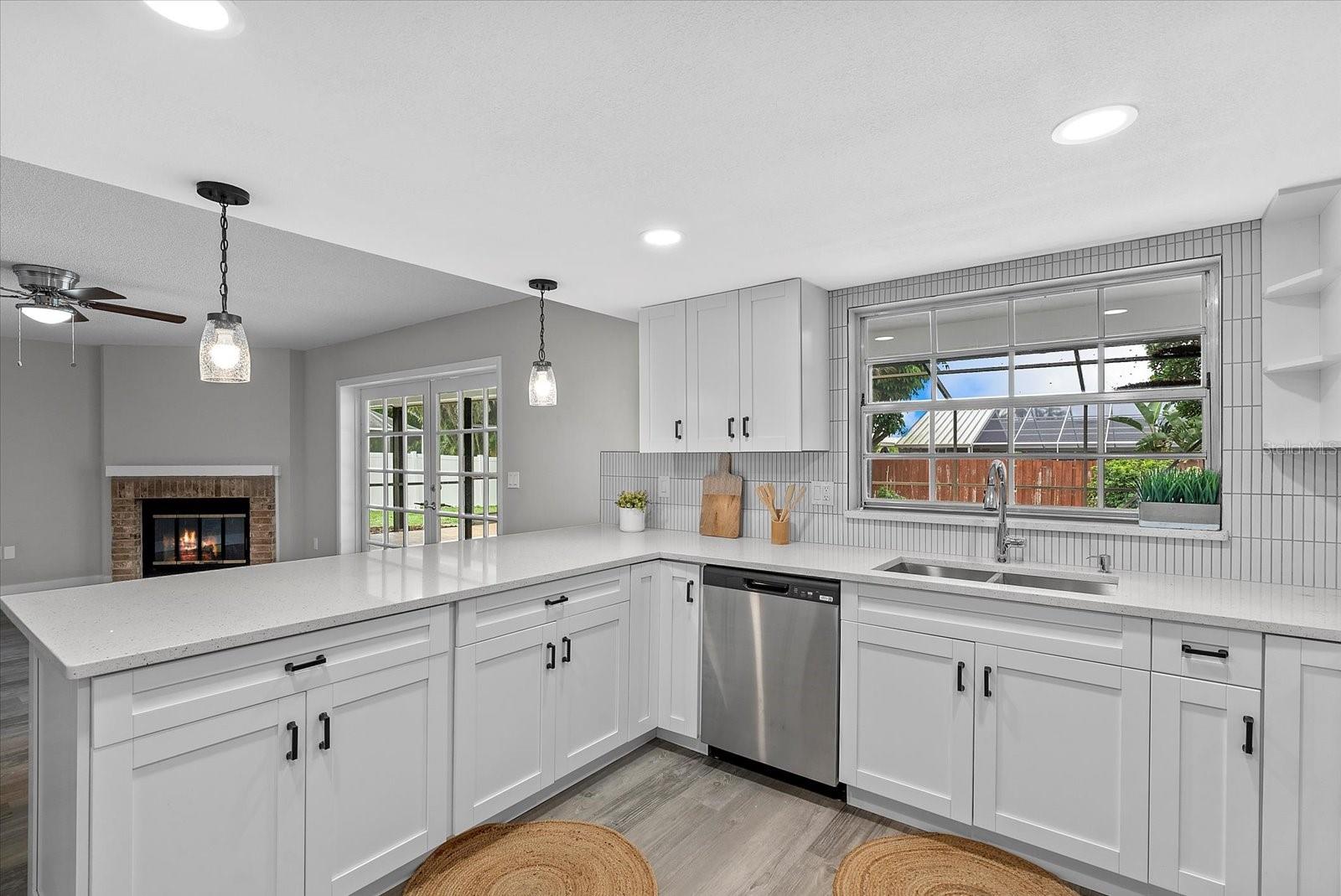 Image 10 of 28 For 2118 Huntington Avenue