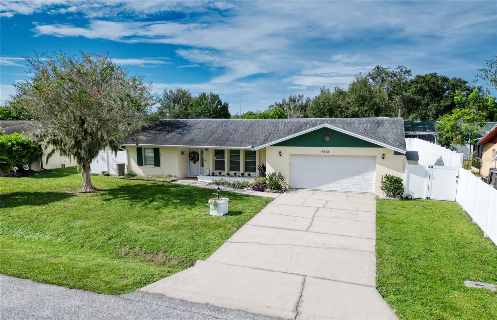 Image 9 of 49 For 4813 Habana Drive