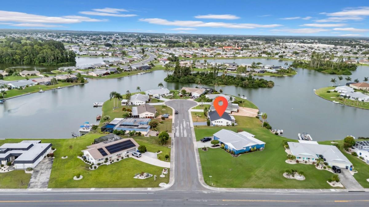 Listing photo id 2 for 1808 Milford Circle