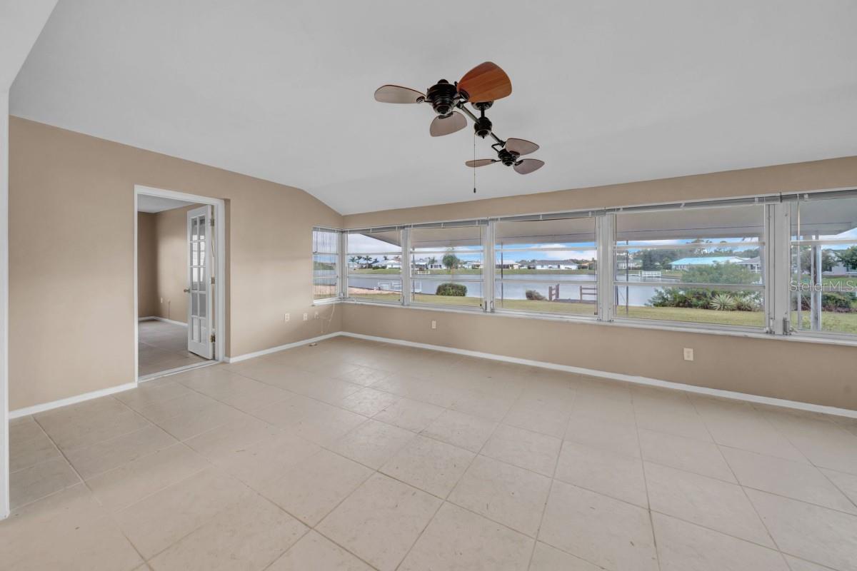 Listing photo id 5 for 1808 Milford Circle