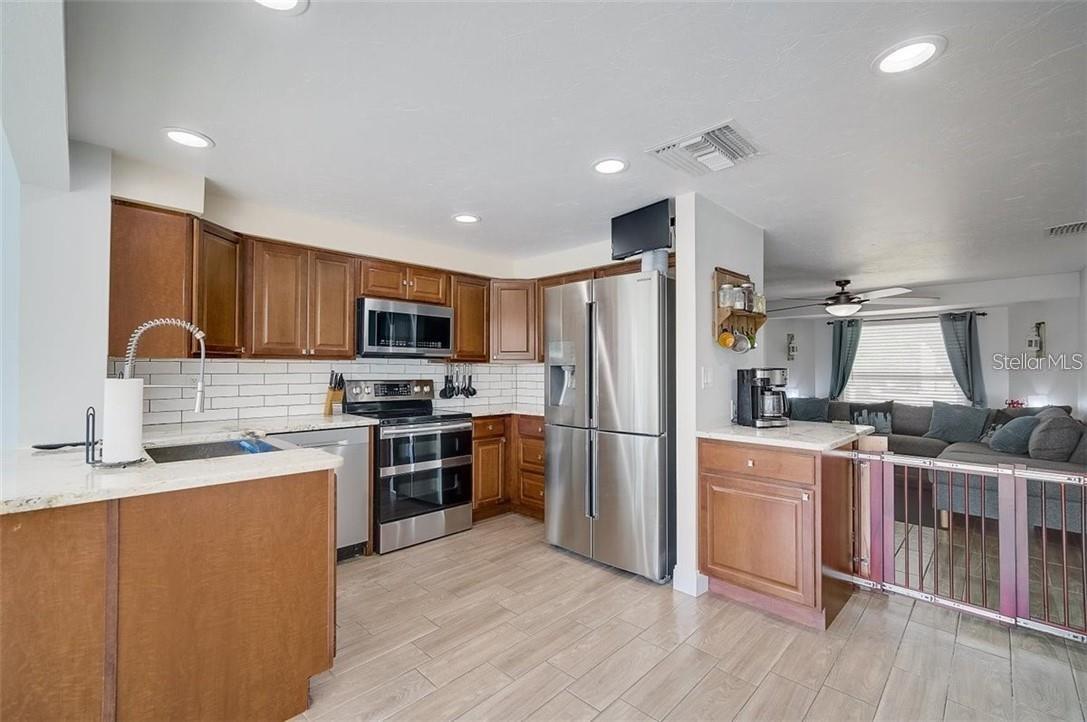 Image 4 of 13 For 716 Ixora Avenue