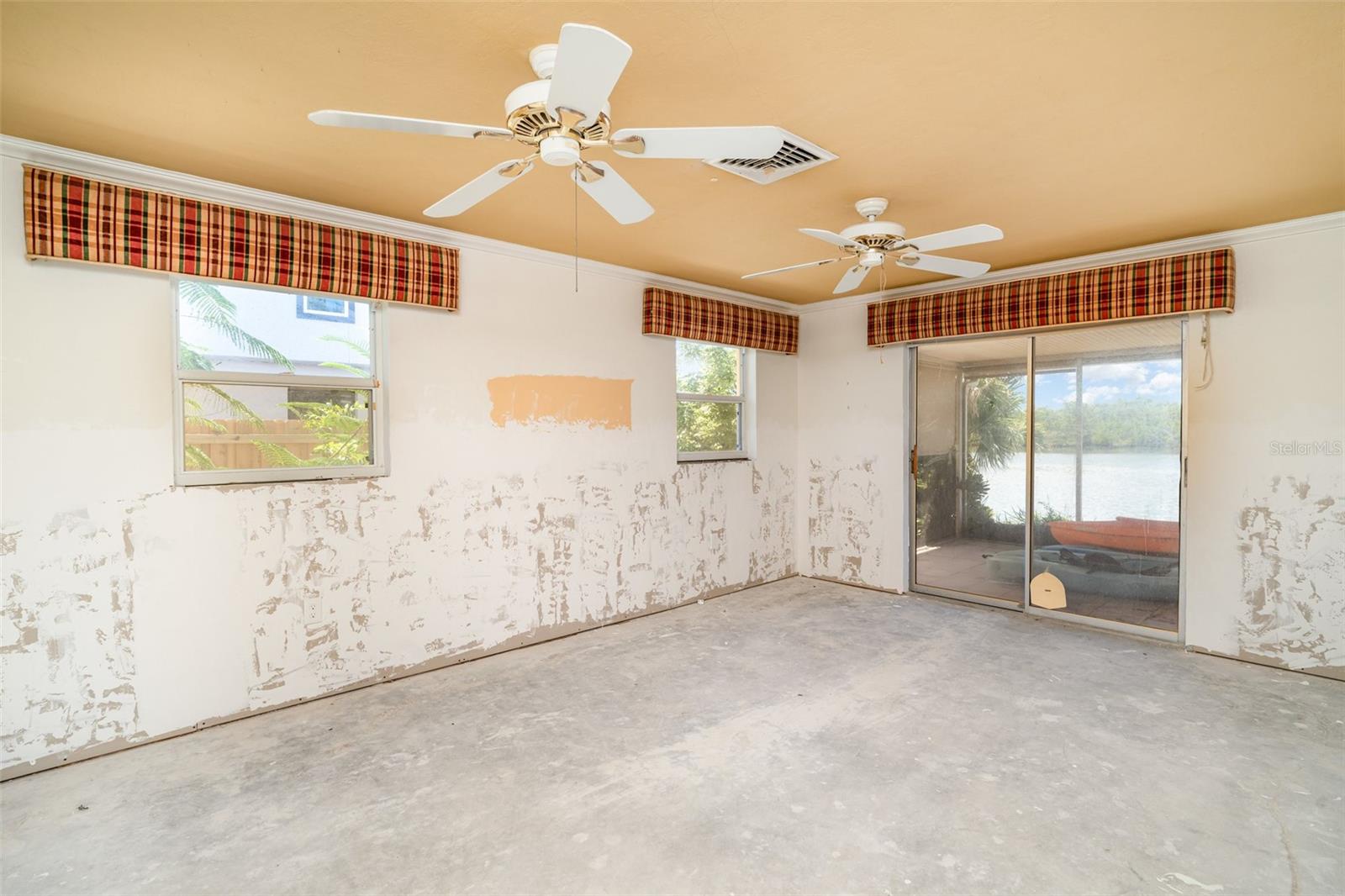 Image 13 of 25 For 10427 Spoonbill Road W