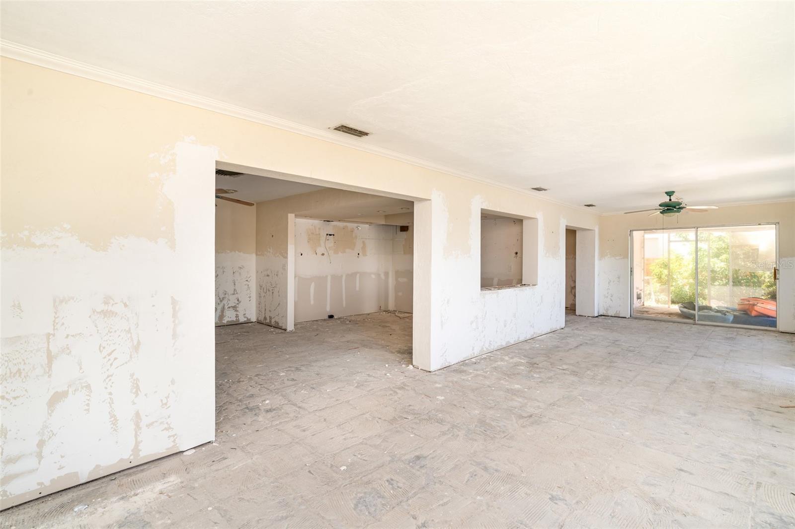 Image 17 of 25 For 10427 Spoonbill Road W