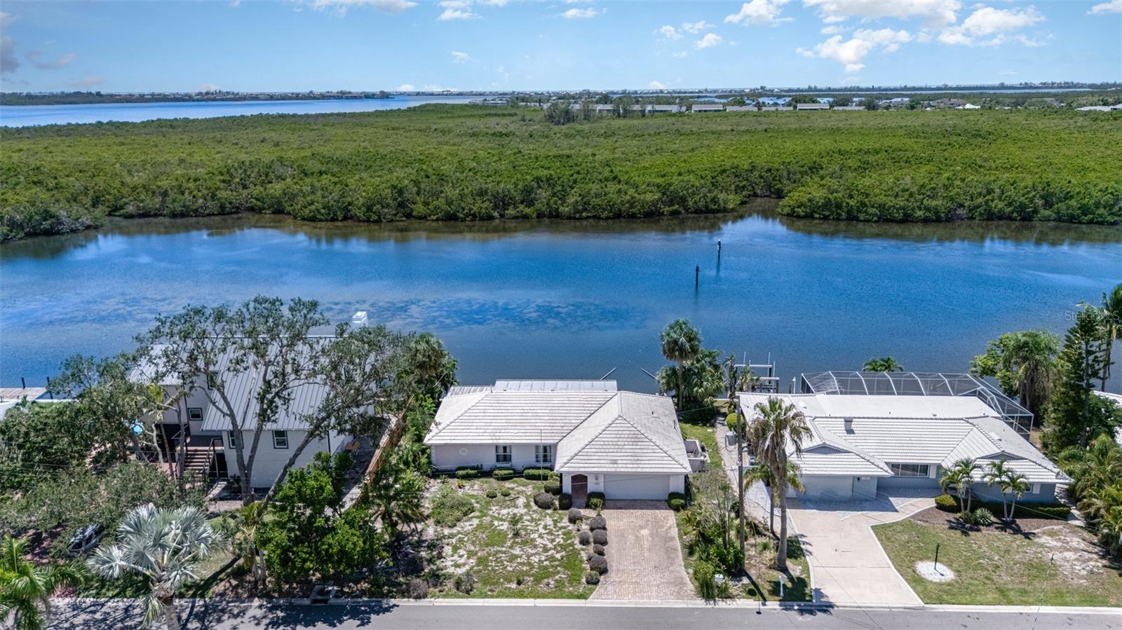 Image 2 of 25 For 10427 Spoonbill Road W