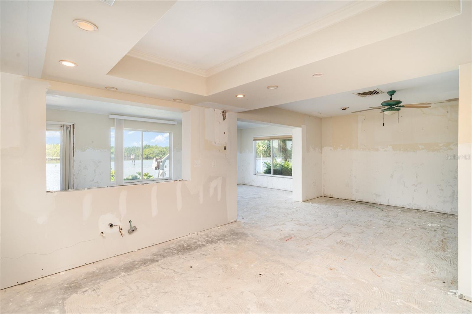 Image 7 of 25 For 10427 Spoonbill Road W