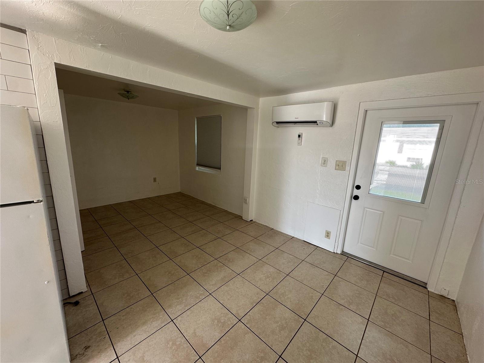 Image 4 of 9 For 3412 Clarinda Street 8
