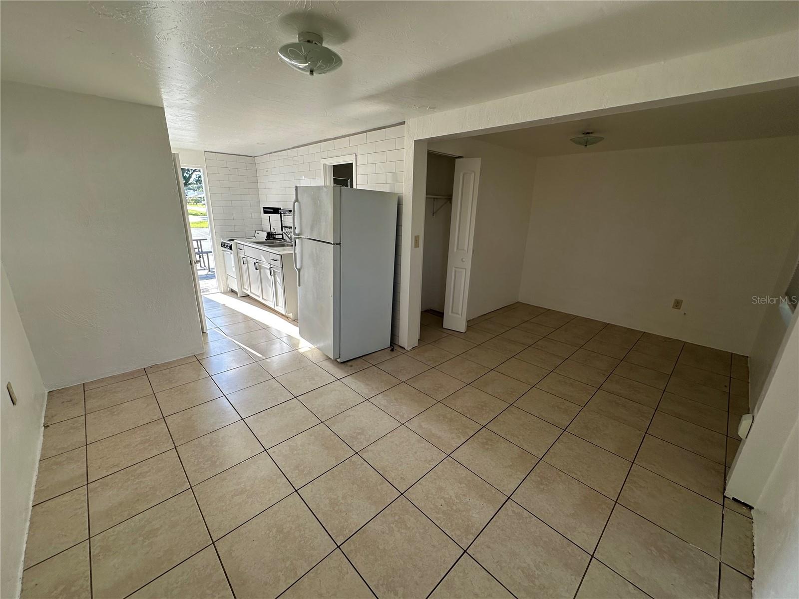 Image 5 of 9 For 3412 Clarinda Street 8