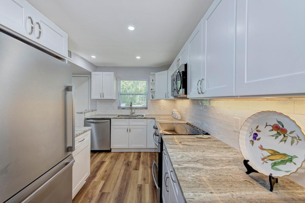 Image 10 of 30 For 3987 Maceachen Boulevard 123