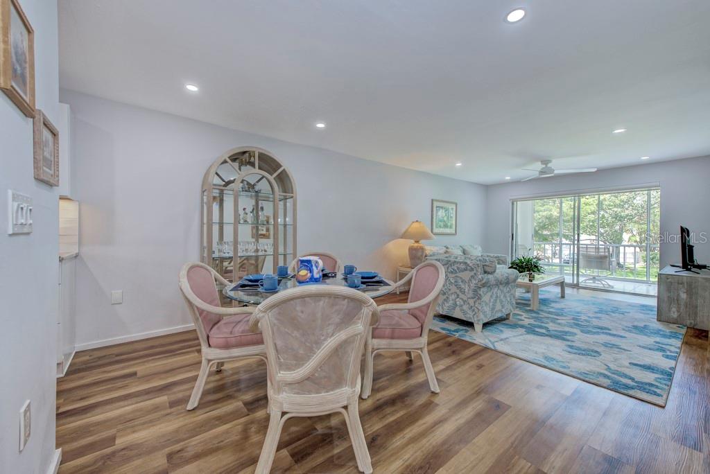Image 13 of 30 For 3987 Maceachen Boulevard 123