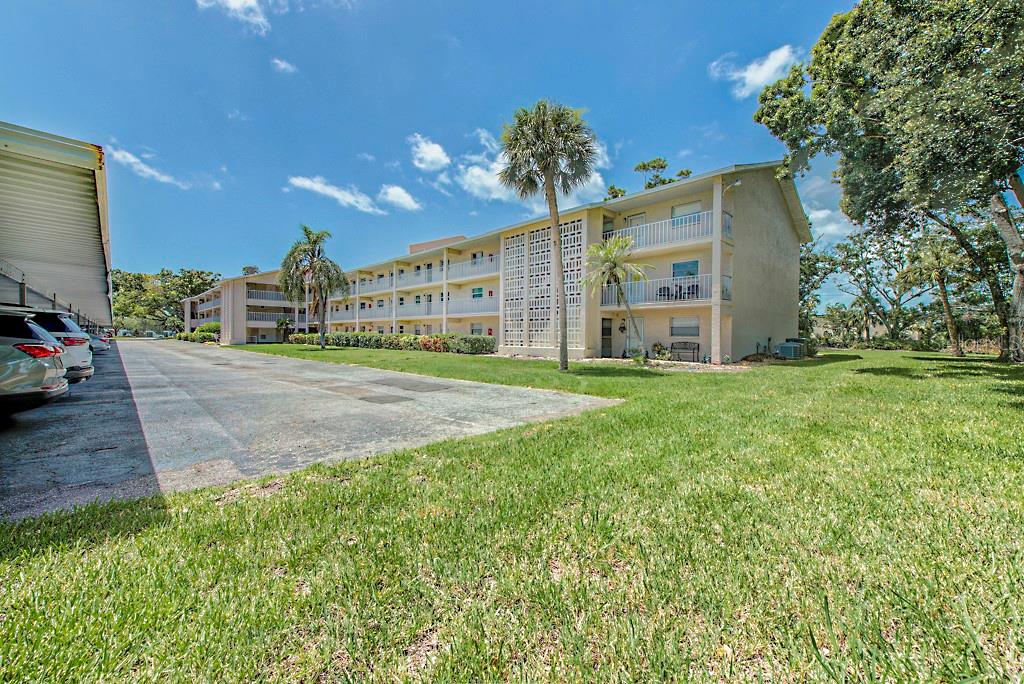 Image 2 of 30 For 3987 Maceachen Boulevard 123