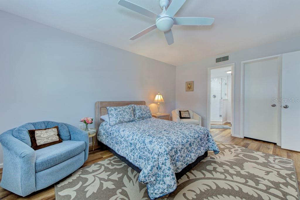 Image 21 of 30 For 3987 Maceachen Boulevard 123