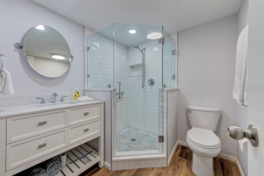 Image 22 of 30 For 3987 Maceachen Boulevard 123