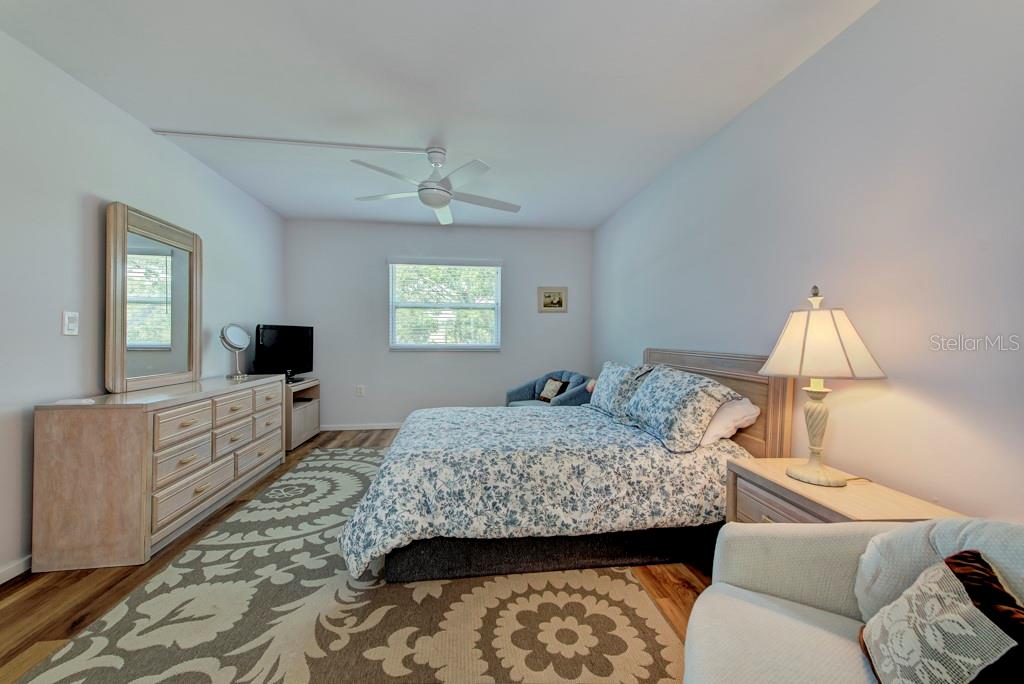 Image 24 of 30 For 3987 Maceachen Boulevard 123