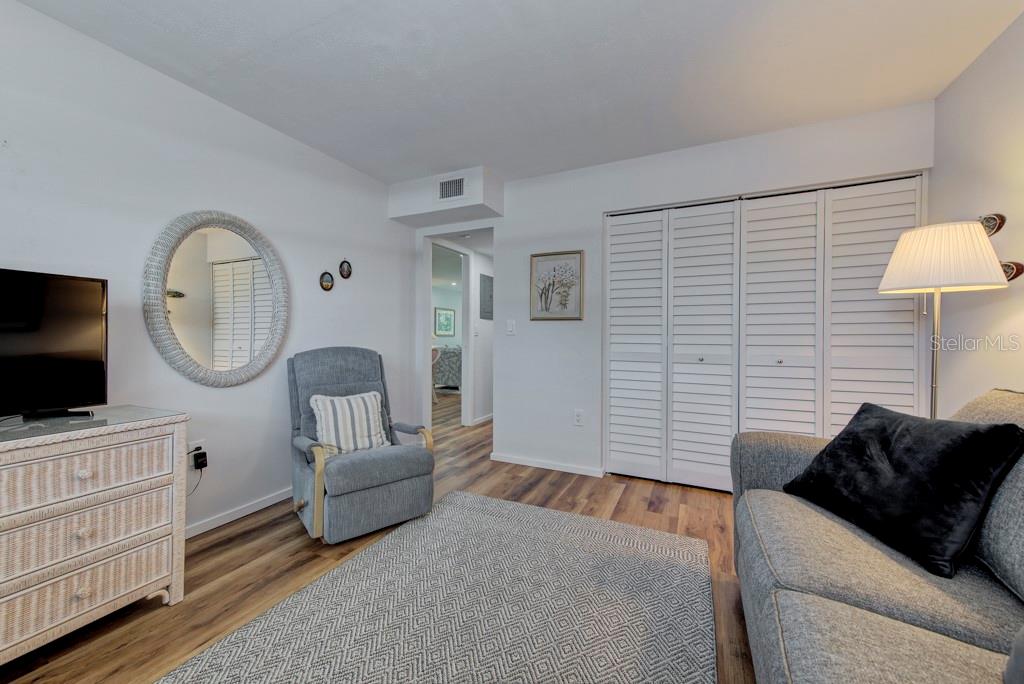 Image 27 of 30 For 3987 Maceachen Boulevard 123