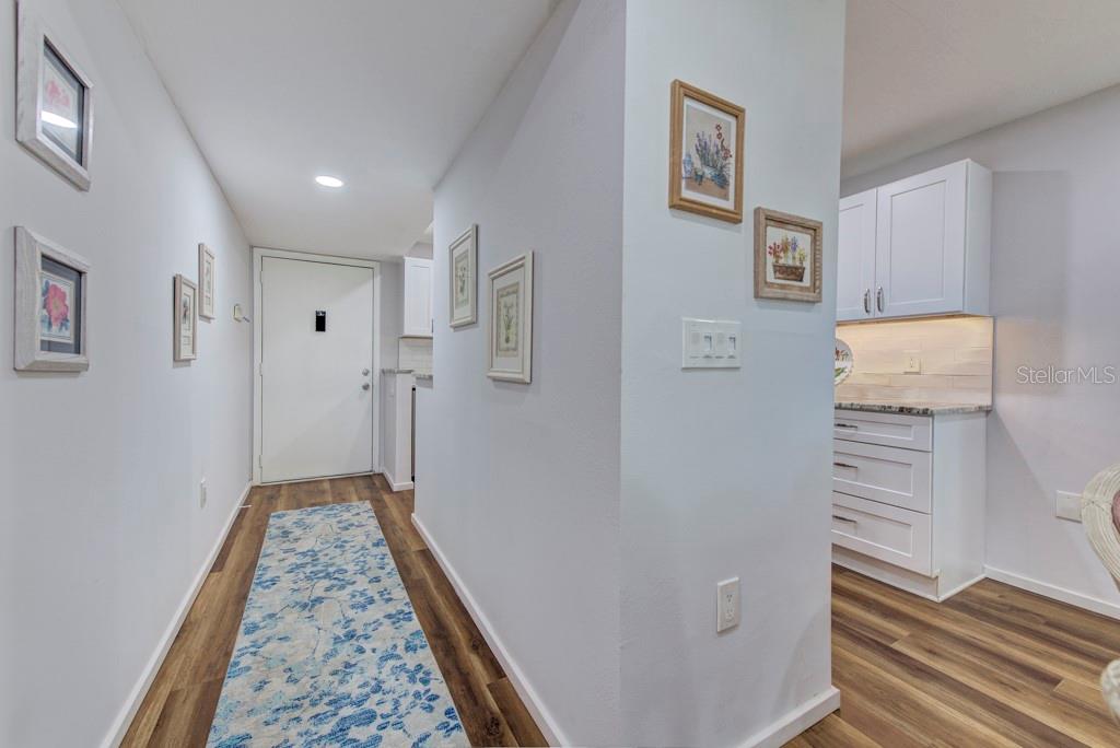 Image 5 of 30 For 3987 Maceachen Boulevard 123