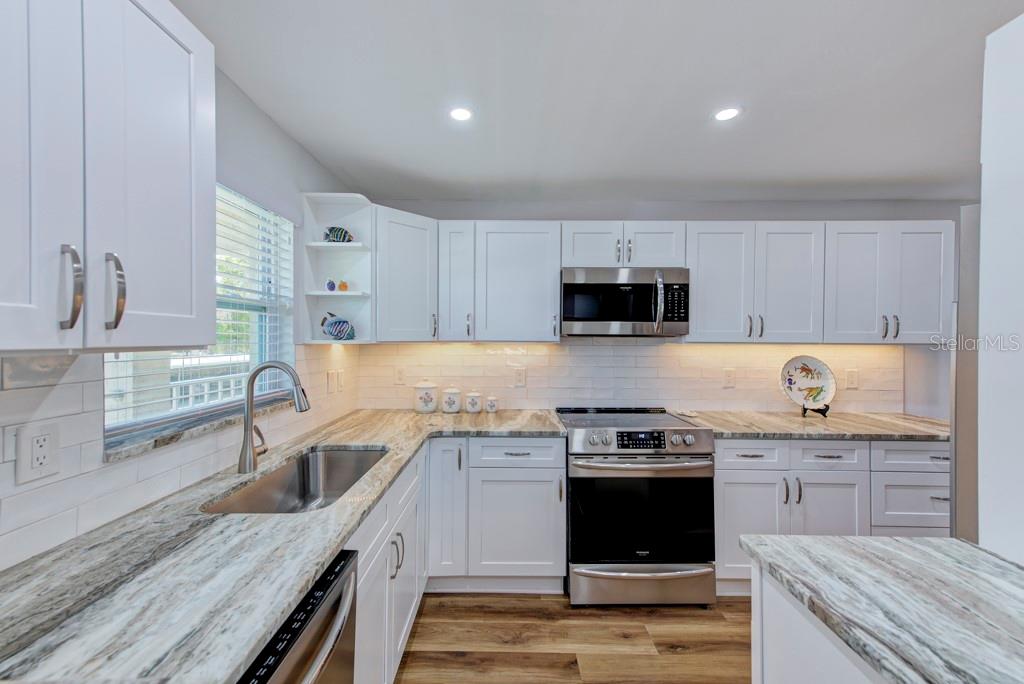Image 8 of 30 For 3987 Maceachen Boulevard 123