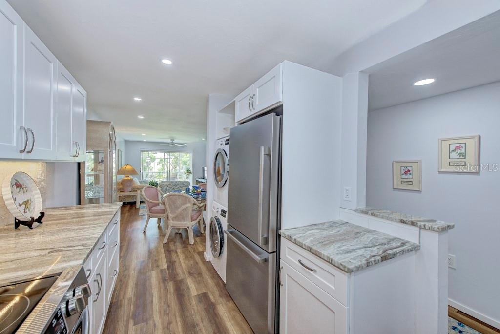 Image 9 of 30 For 3987 Maceachen Boulevard 123