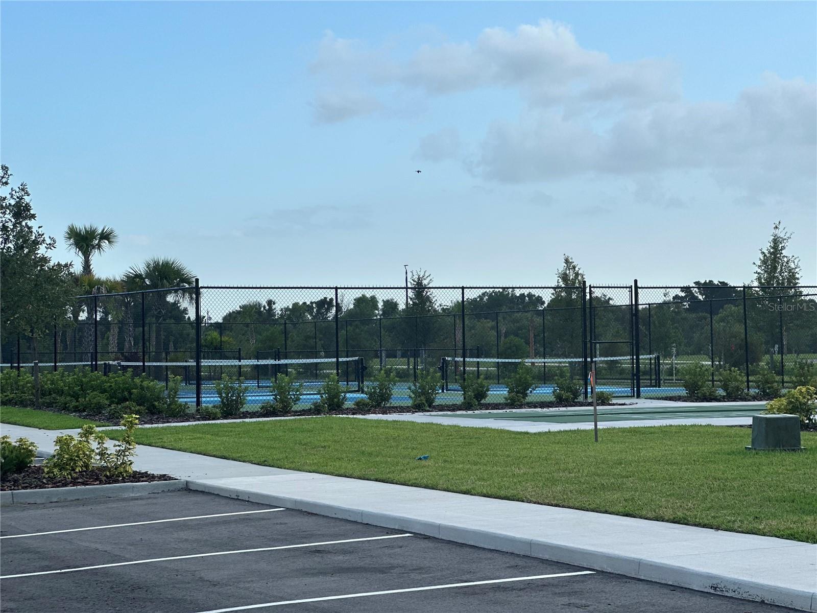 Image 4 of 9 For 240 Horizon Road