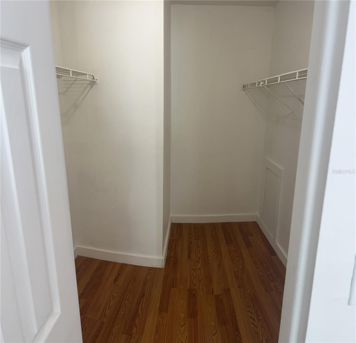 Image 8 of 21 For 13300 Walsingham Road 6