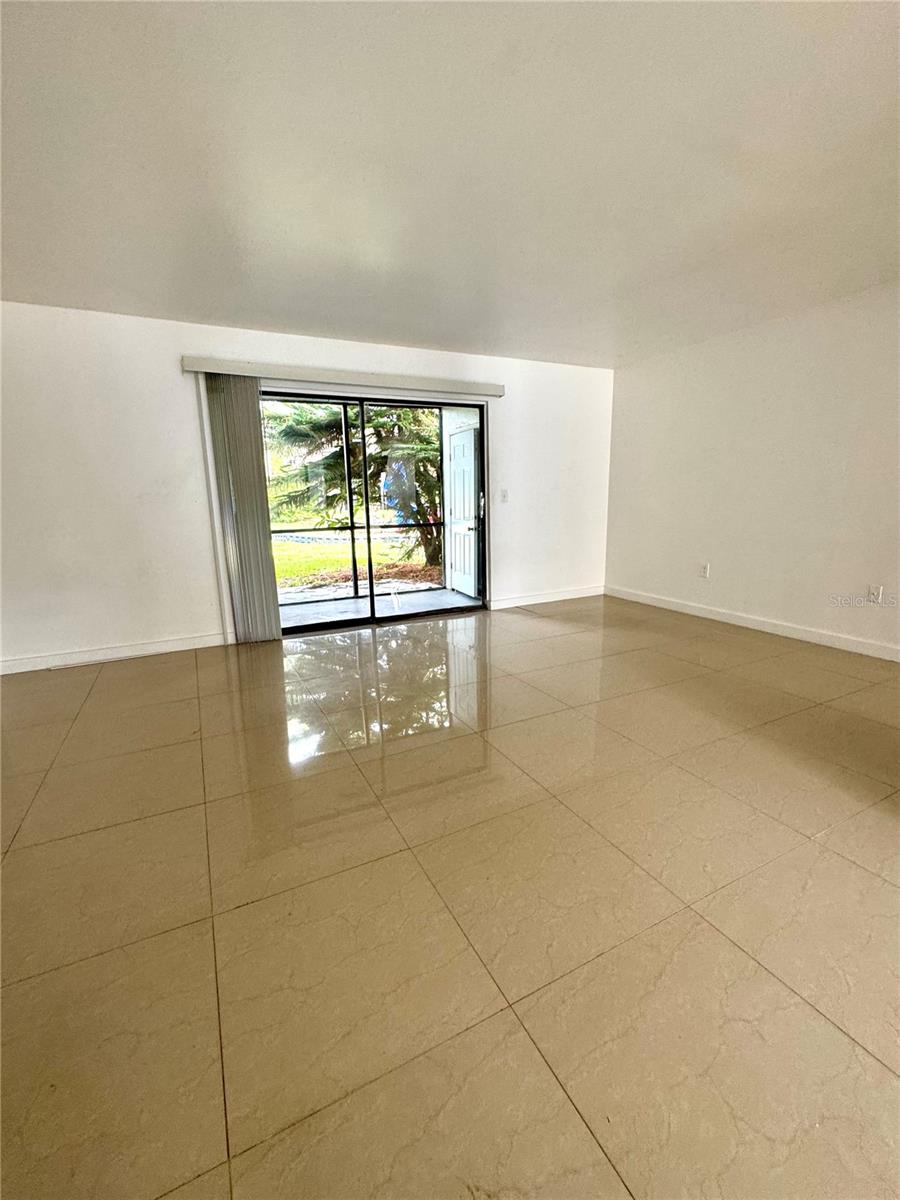 Image 4 of 18 For 13300 Walsingham Road 61