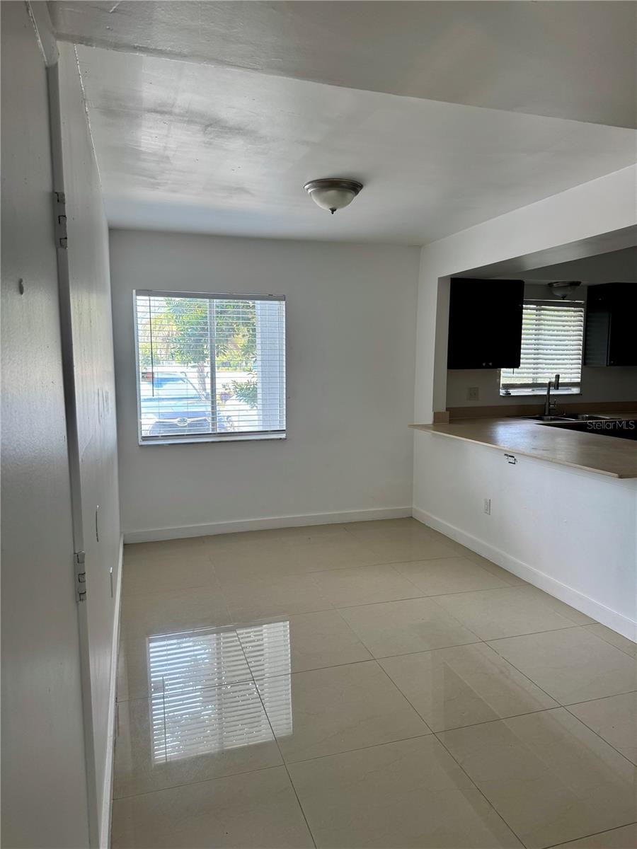 Image 4 of 21 For 13300 Walsingham Road 123