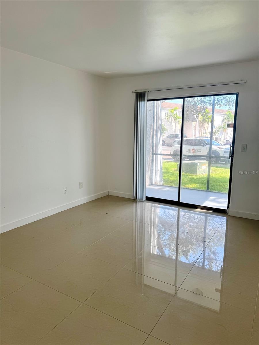 Image 5 of 21 For 13300 Walsingham Road 123