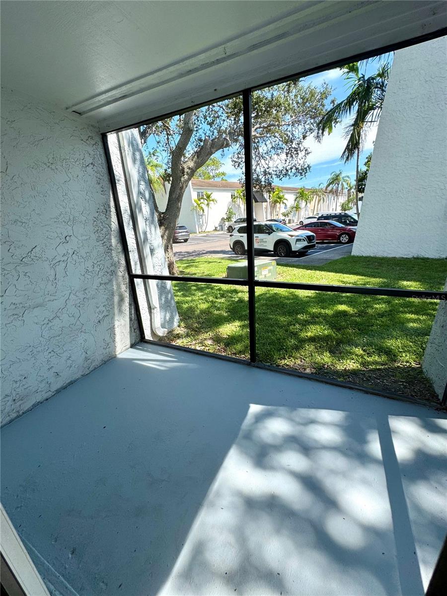 Image 6 of 21 For 13300 Walsingham Road 123