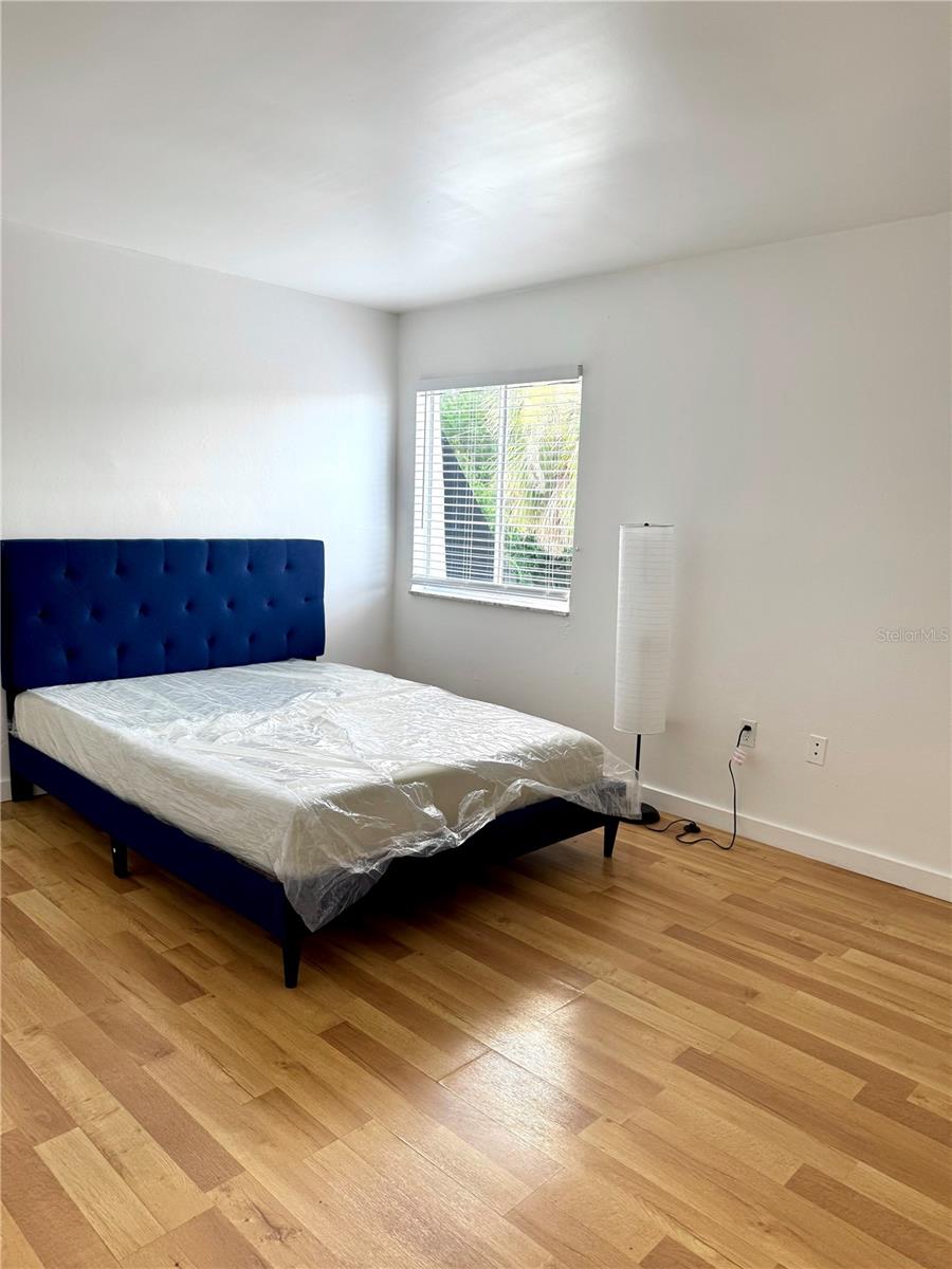 Image 7 of 19 For 13300 Walsingham Road 162