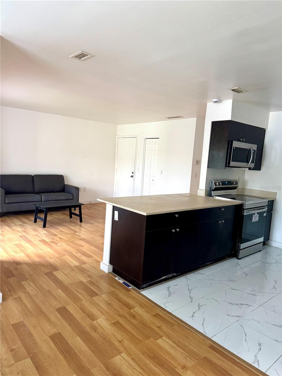 Image 7 of 20 For 13300 Walsingham Road 9