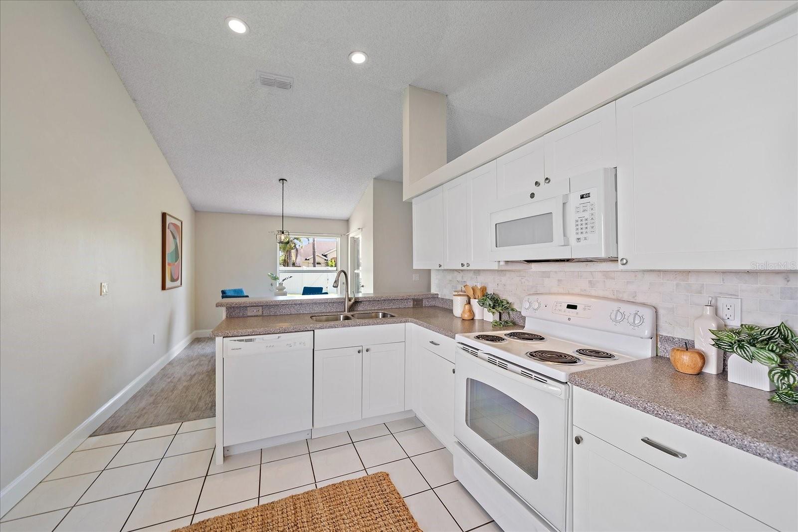 Image 14 of 48 For 4109 14th Avenue E
