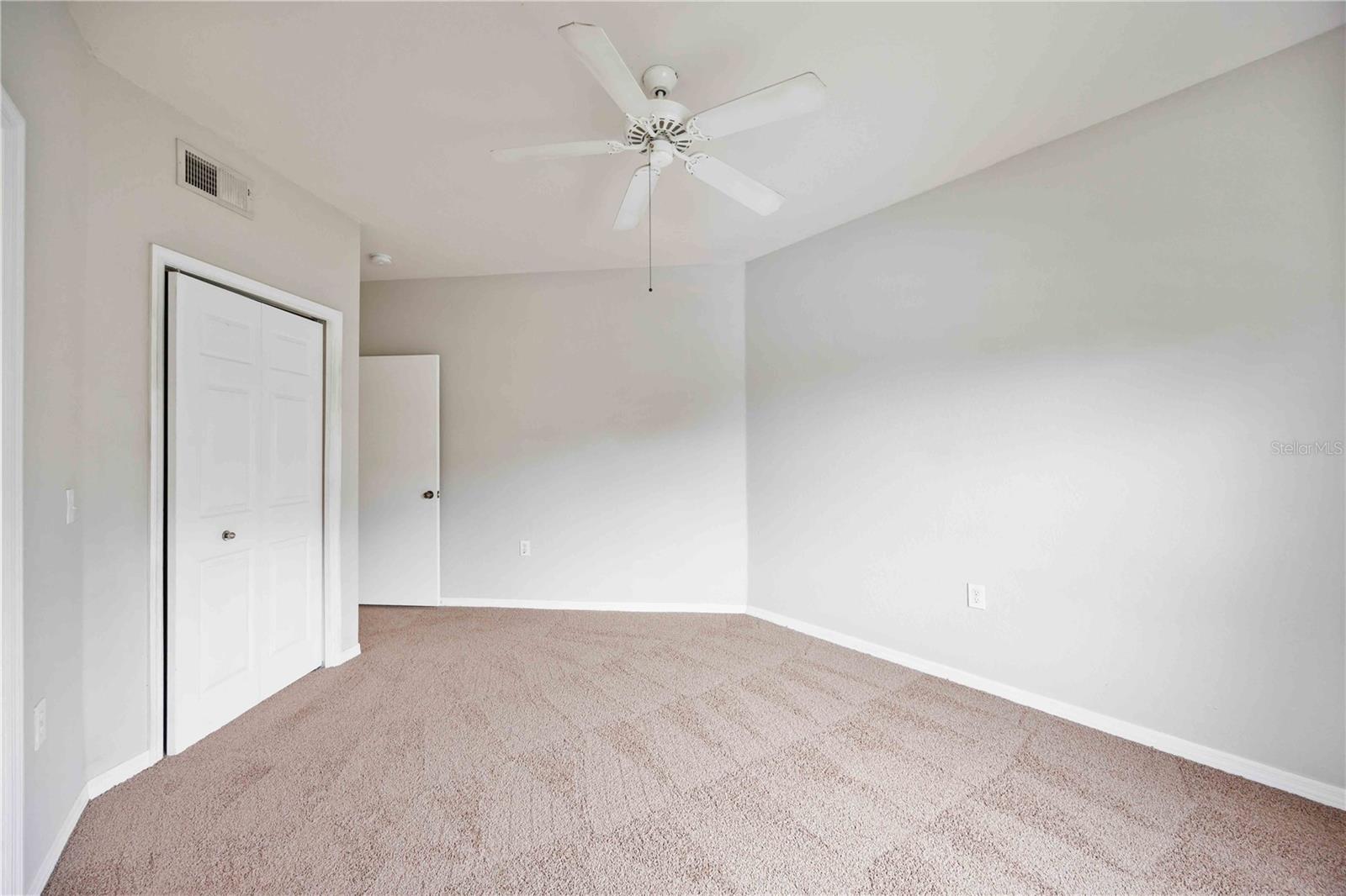 Image 17 of 38 For 5122 Northridge Road 207
