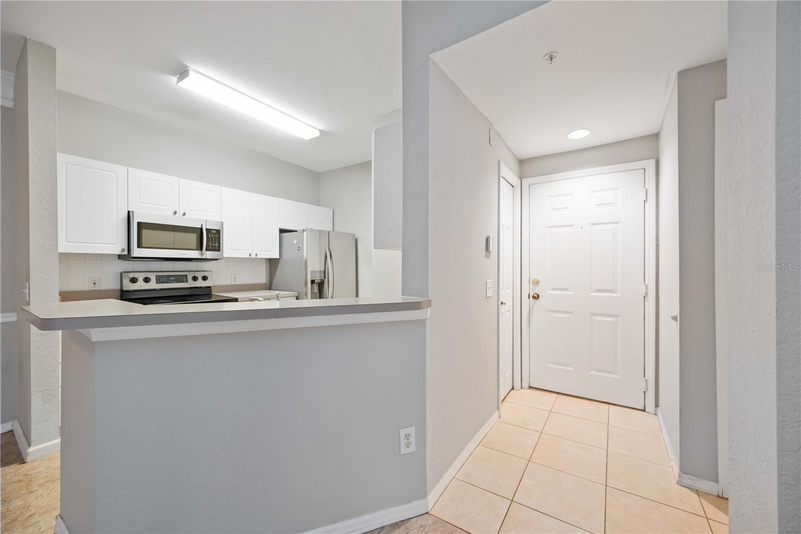 Image 6 of 38 For 5122 Northridge Road 207