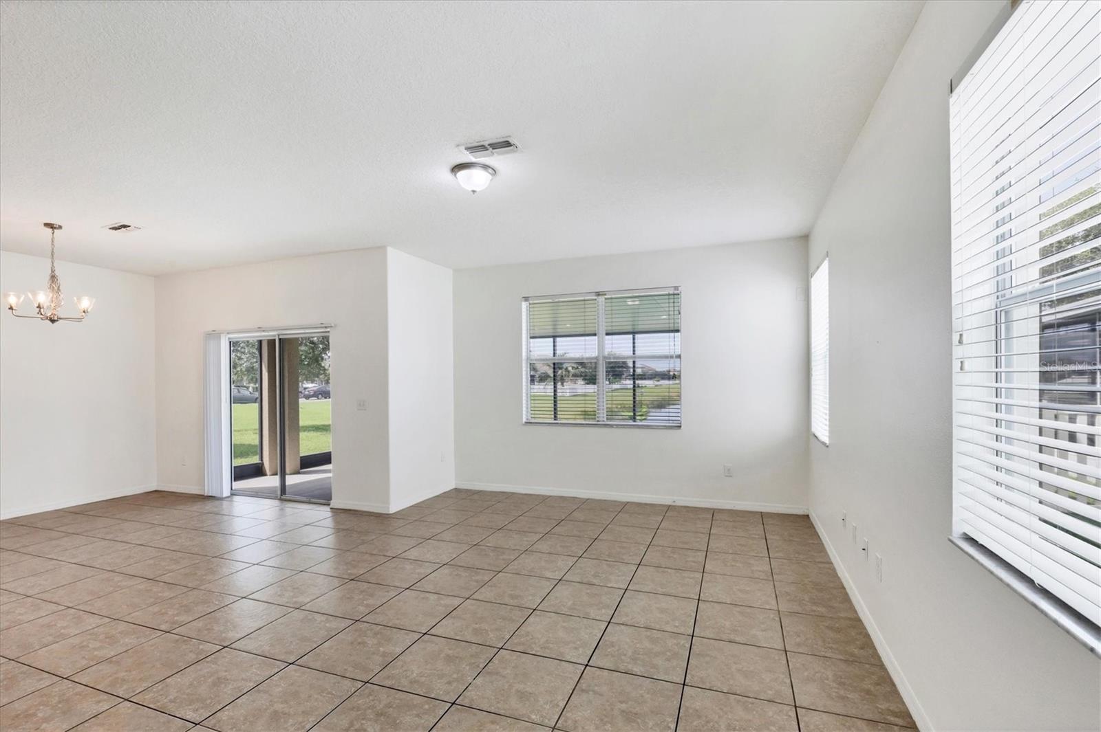 Image 12 of 39 For 910 Seminole Sky Drive