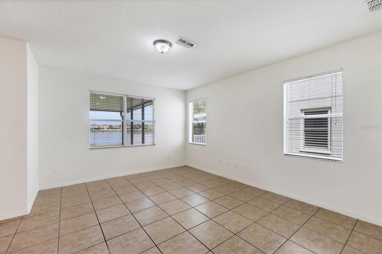 Image 14 of 39 For 910 Seminole Sky Drive