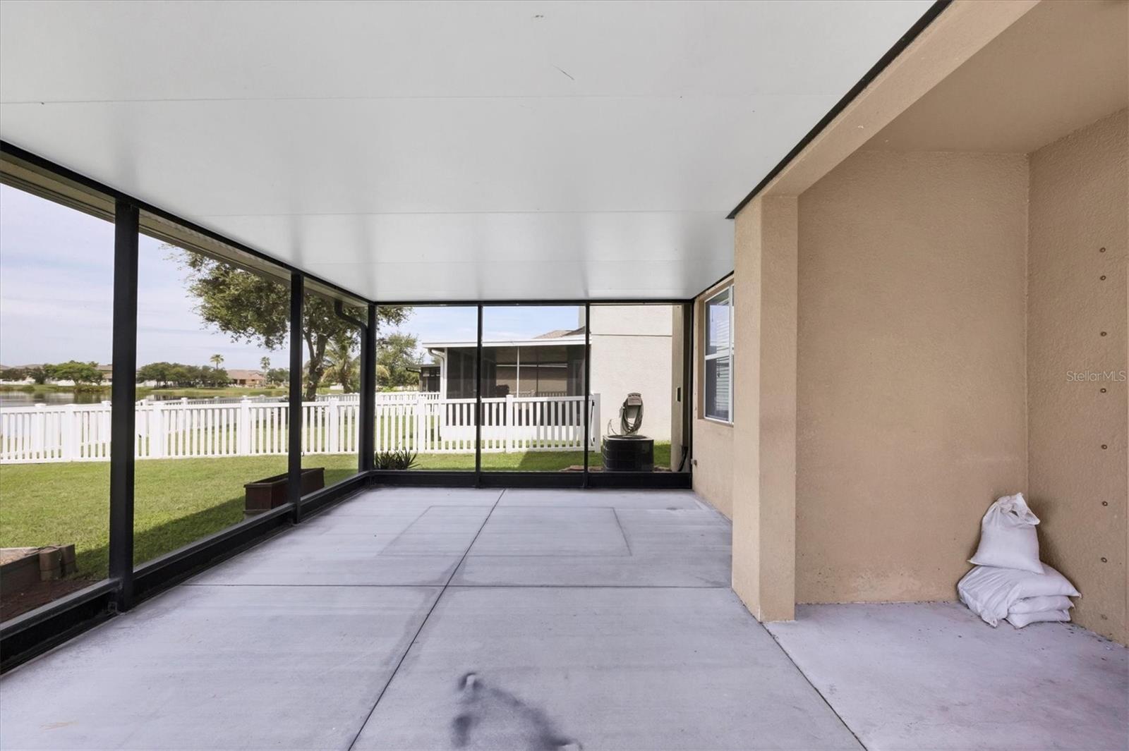 Image 19 of 39 For 910 Seminole Sky Drive