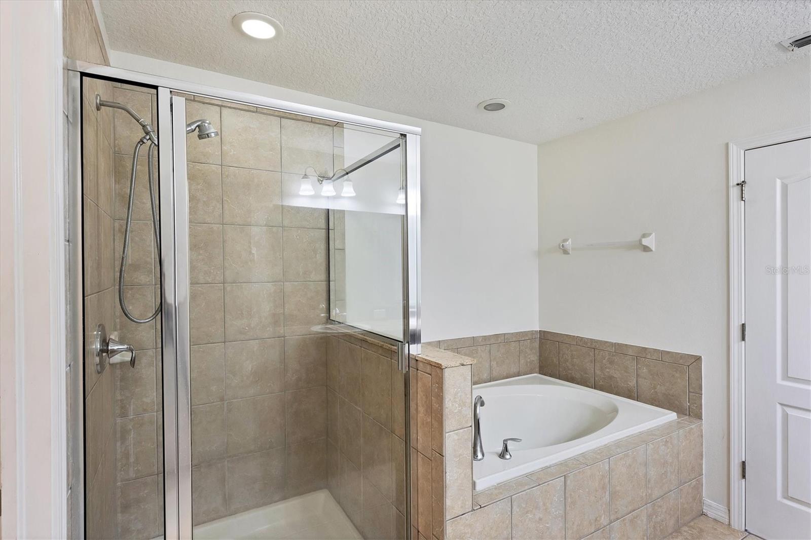 Image 33 of 39 For 910 Seminole Sky Drive