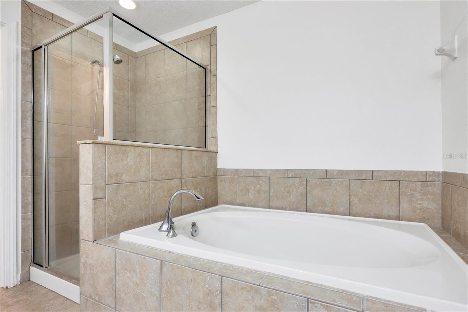 Image 34 of 39 For 910 Seminole Sky Drive