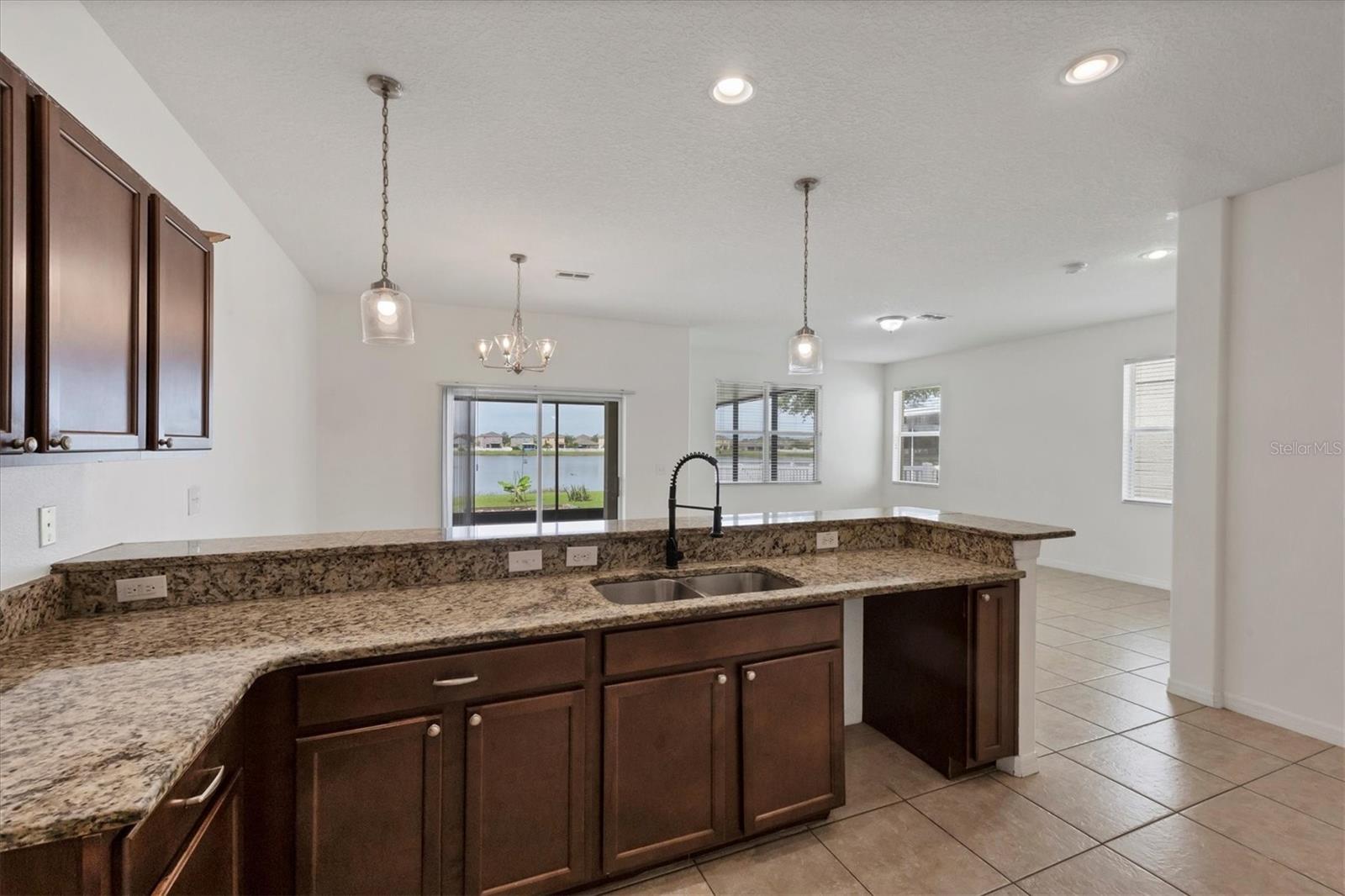 Image 6 of 39 For 910 Seminole Sky Drive