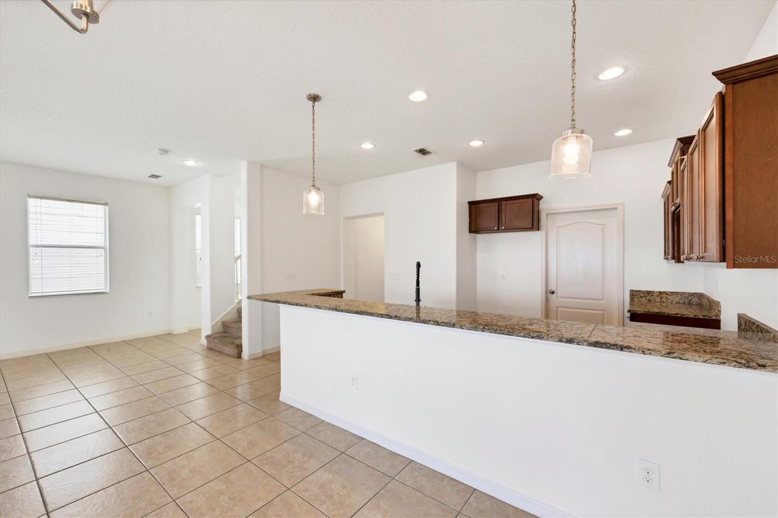 Image 8 of 39 For 910 Seminole Sky Drive