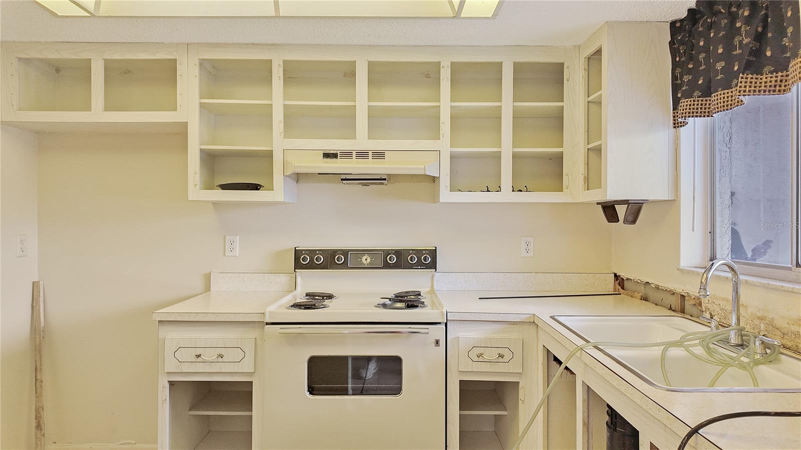 Image 5 of 21 For 4127 Heron Way 111