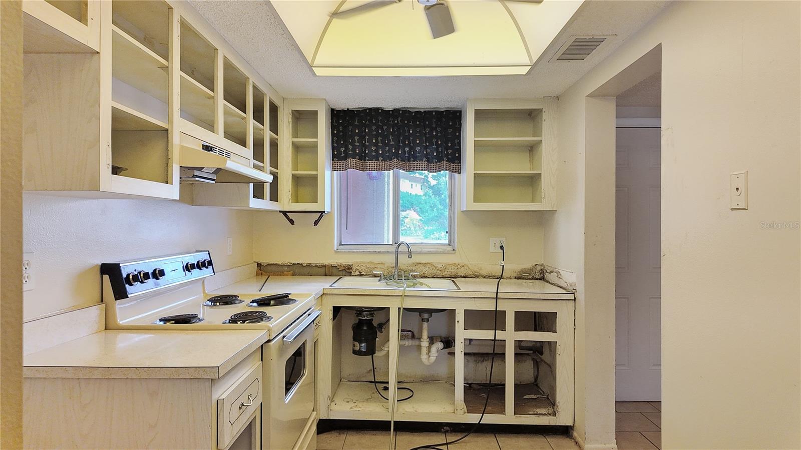 Image 6 of 21 For 4127 Heron Way 111