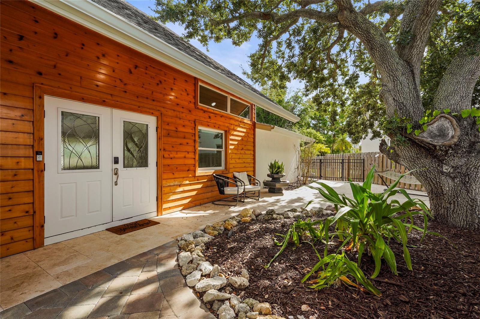 Image 12 of 69 For 430 Island Circle