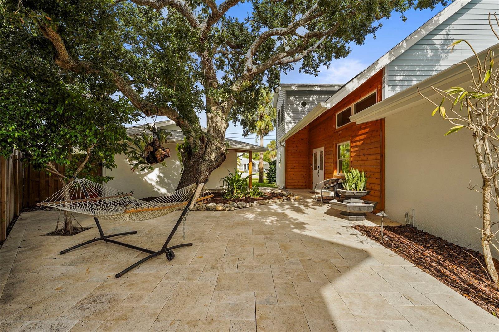 Image 13 of 69 For 430 Island Circle