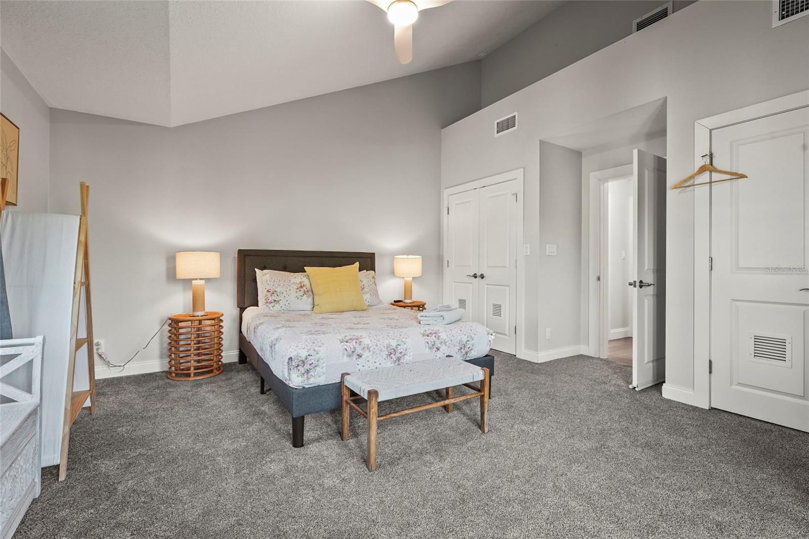 Image 45 of 69 For 430 Island Circle